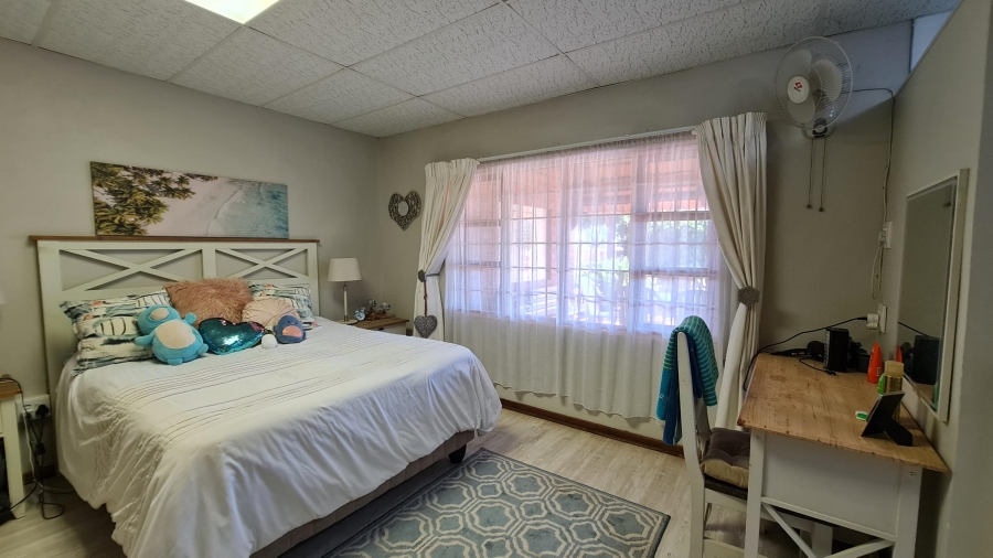 6 Bedroom Property for Sale in Bainsvlei Free State